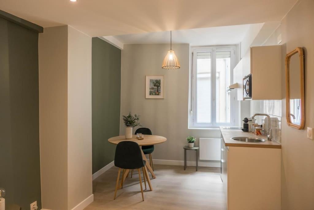 Bel Appartement Idealement Situe Orléans Exteriör bild